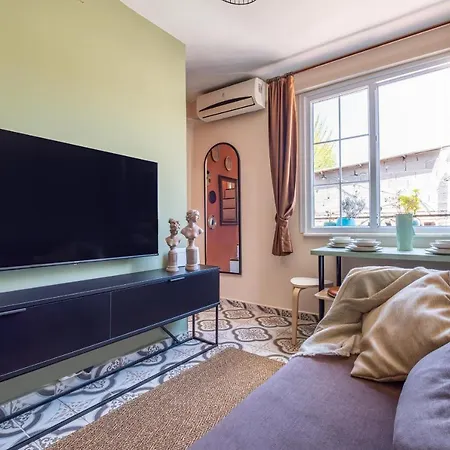 Cozy Detached House Near The Hagia Sophia 酒店 *